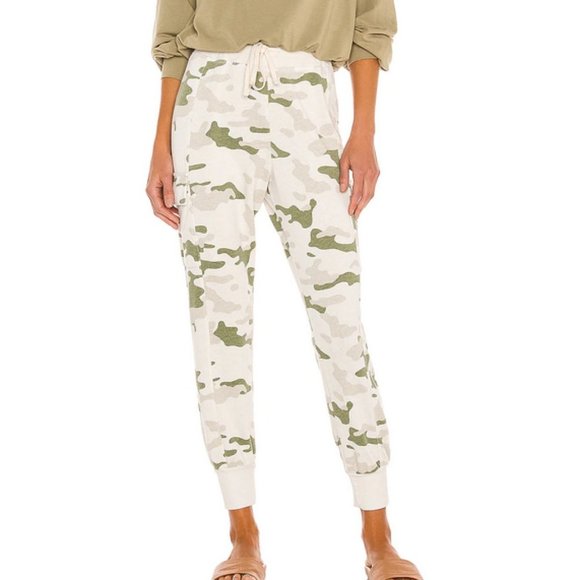 Sundry Pants - Sundry Women's Sundry Camo Print Cargo Joggers - L